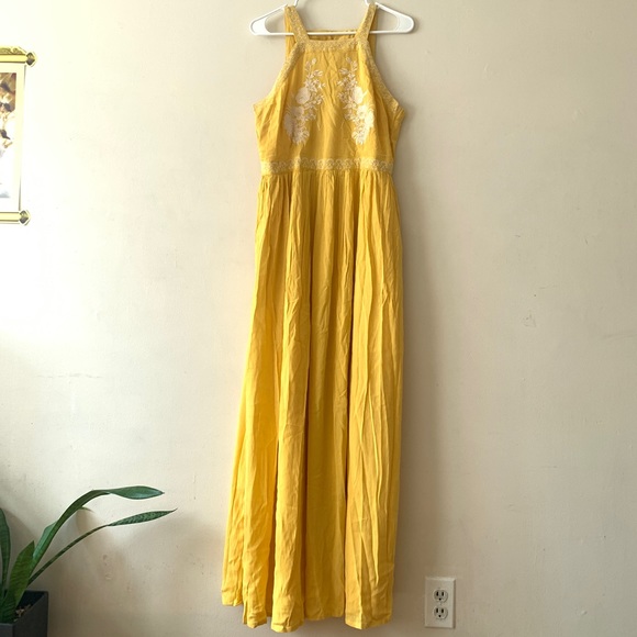 NY & COMPANY GOLD DUST / YELLOW EMBROIDERED MAXI DRESS . SIZE LARGE - Picture 14 of 17
